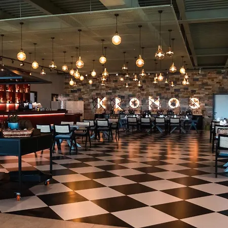 Kronos Hotel